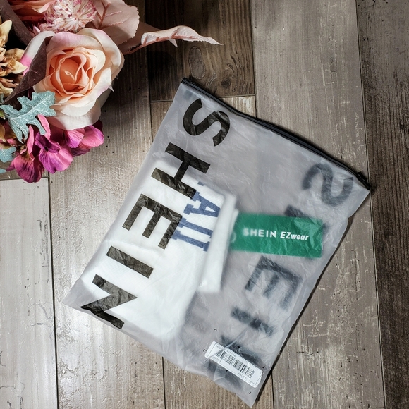 NWT SHEIN EZwear White Ribbed Hawaii Cropped Tank Top Size 4 - Picture 6 of 16